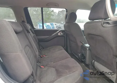 2005 Nissan Pathfinder Le z USA, uszkodzony, nr VIN 5N1AR18UX5C727154